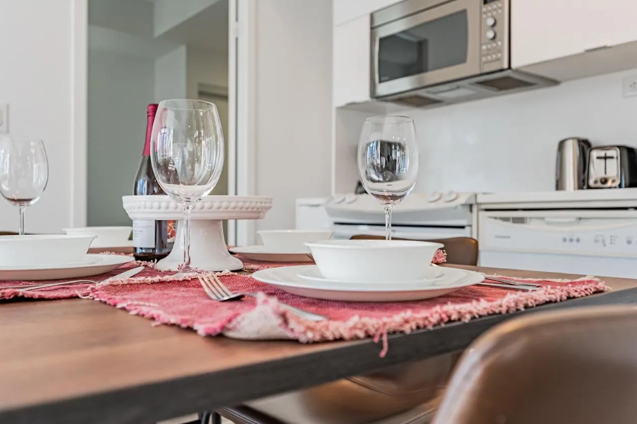 Leckie Luxurious Suites 토론토 아파트호텔