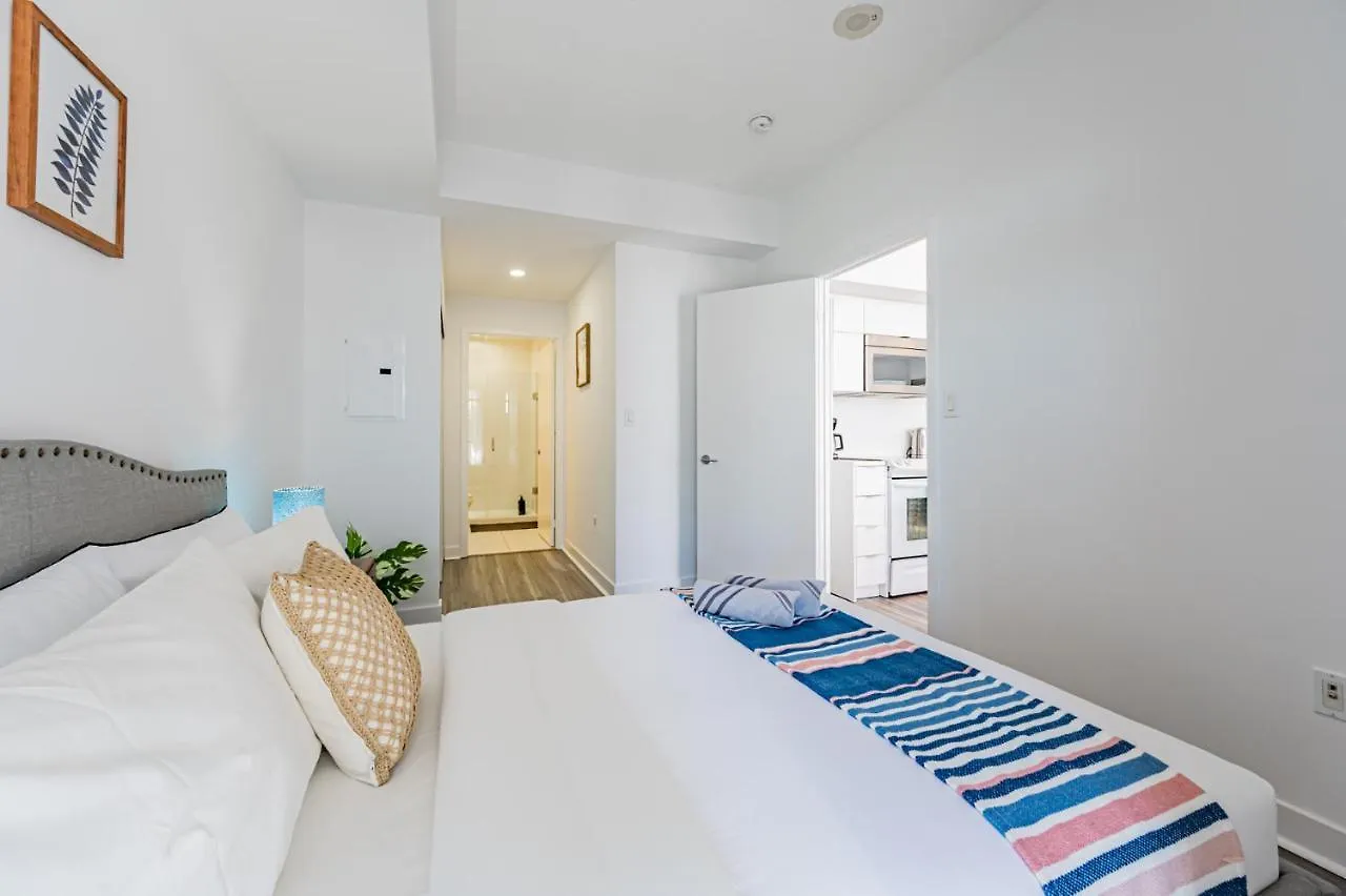 Leckie Luxurious Suites 토론토